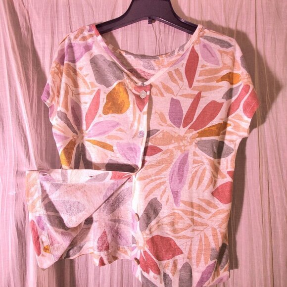 Nicole Miller 100% Linen Floral Top Spring and Summer with Buttons Down the Back - Picture 3 of 4